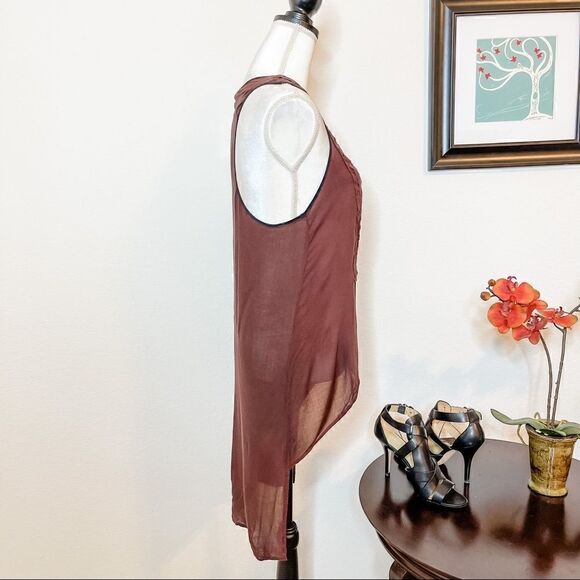 🍋 Chloe K • Sleeveless Hi-Low Top w/Embroidered Front - Picture 5 of 8